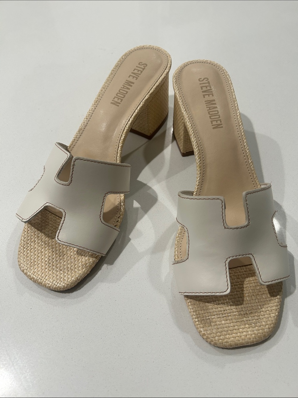 Steve Madden Hana Slide Sandel in Bone Leather Size 8 Excellent Condition